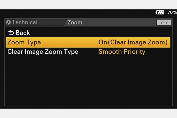 Hình ảnh menu cài đặt Zoom hình ảnh rõ nét FX5 với Loại zoom được đặt thành Bật và chọn mục Ưu tiên độ mượt mà.